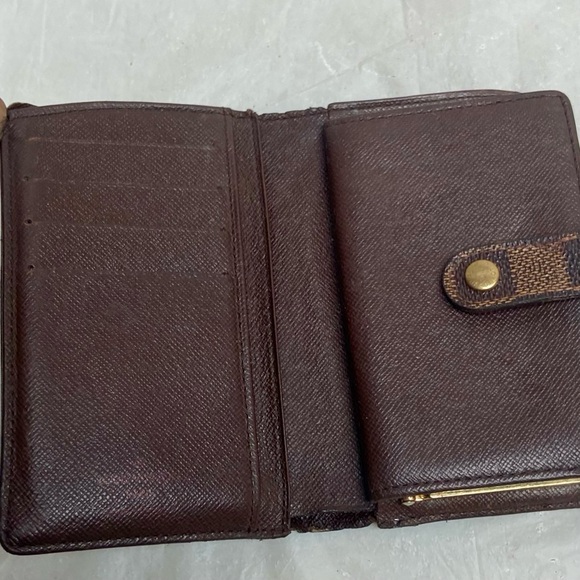 Louis Vuitton Damier Ebene Kisslock Compact Wallet 5in x 4in - Picture 12 of 16